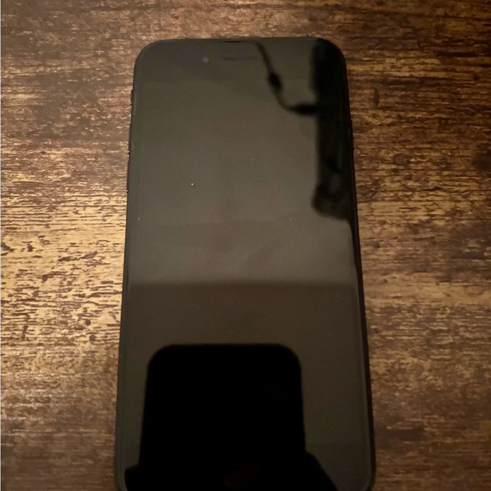 Unlocked Black iPhone SE – 64GB – Excellent Condition